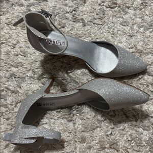Silver Glitter Heels women’s size 9 NWOT